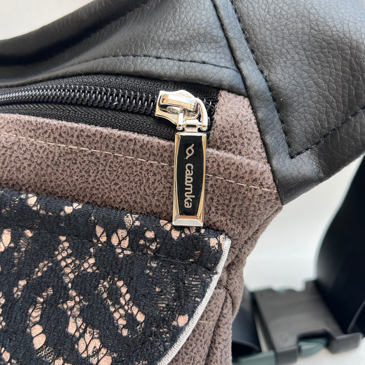 Special Black Elegant Leatherette Exclusive Piece No. 13394