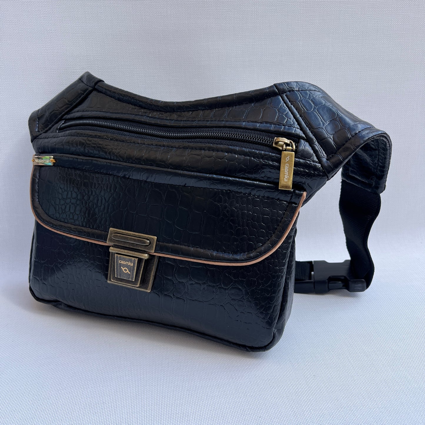 Elegant Black & Old Gold + Bolsillo trasero · Pieza Exclusiva Núm. 15281