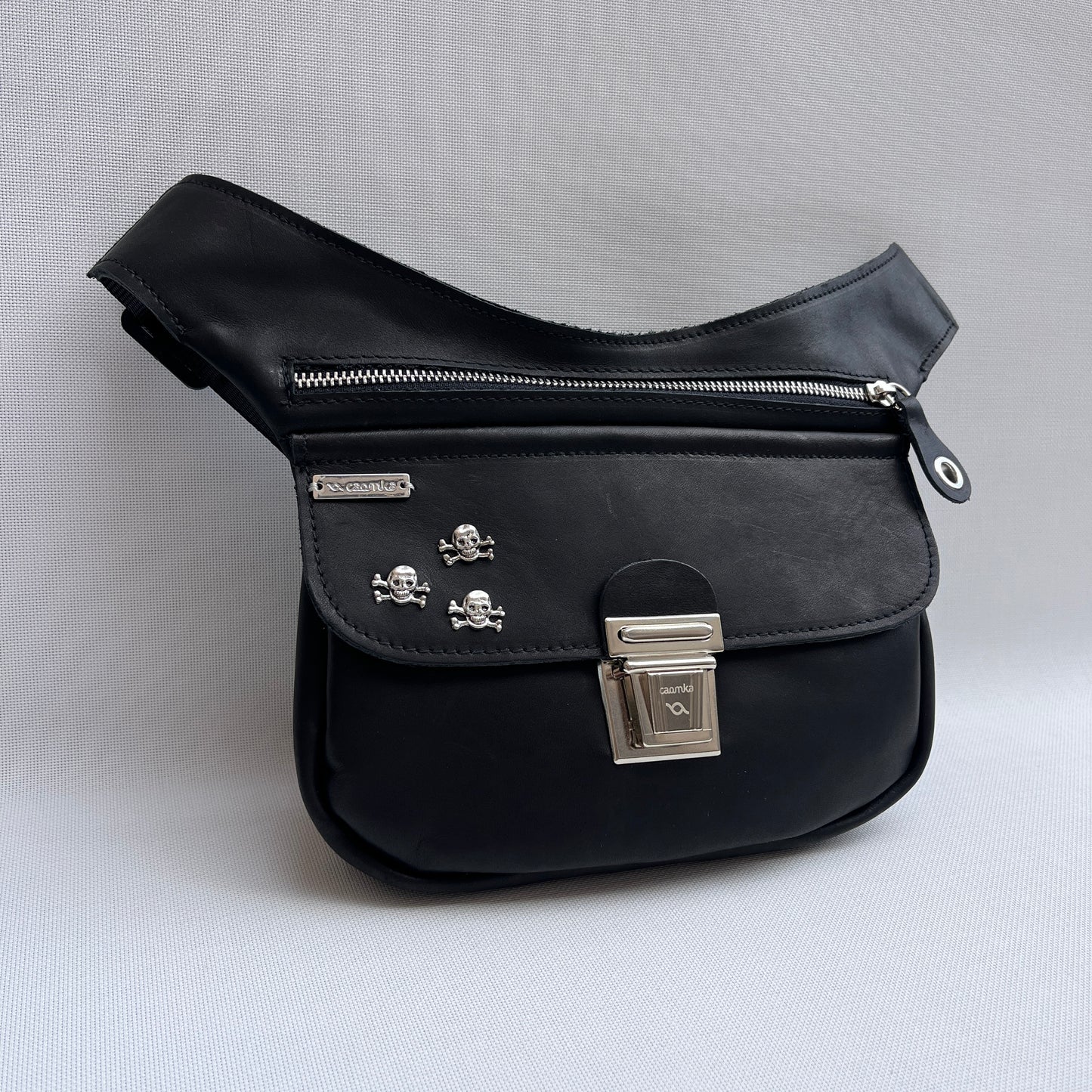 Premium Black & Skulls · Piel - Cuero · Pieza Exclusiva Núm. 15328