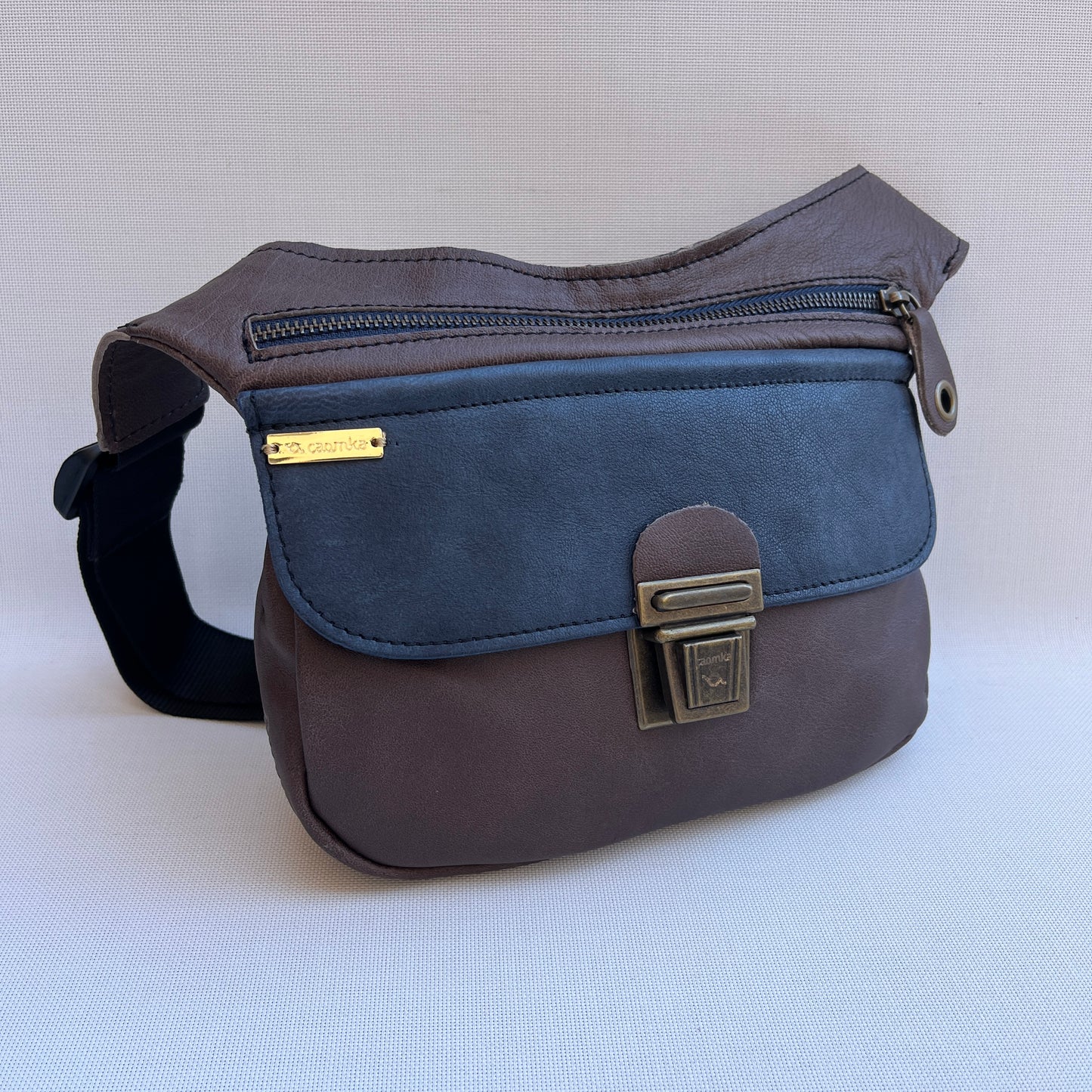 Special Taupe & Old Gold · Piel natural BioCuir® · Pieza Exclusiva Núm. 14490