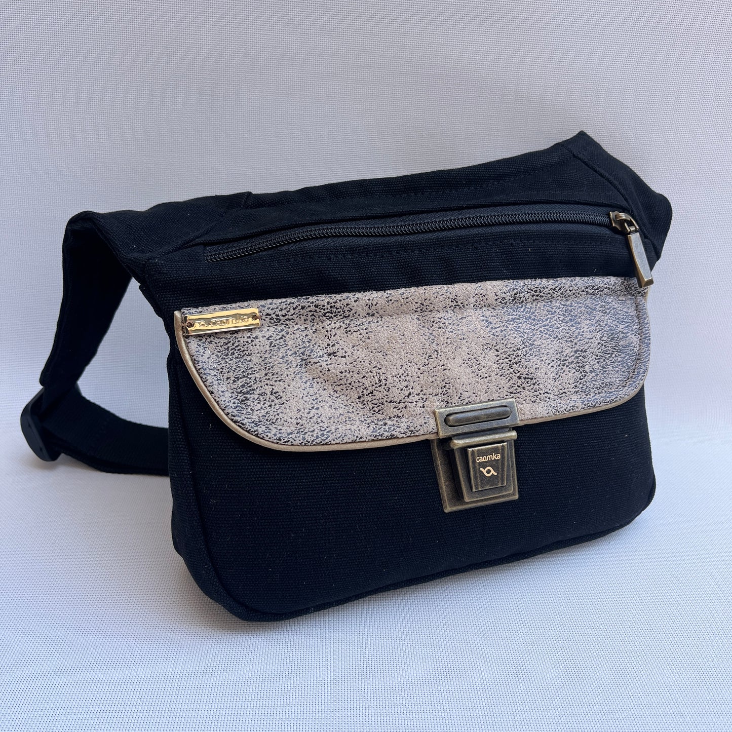 Special Black & Sand + Bolsillo trasero · Pieza Exclusiva Núm. 15326