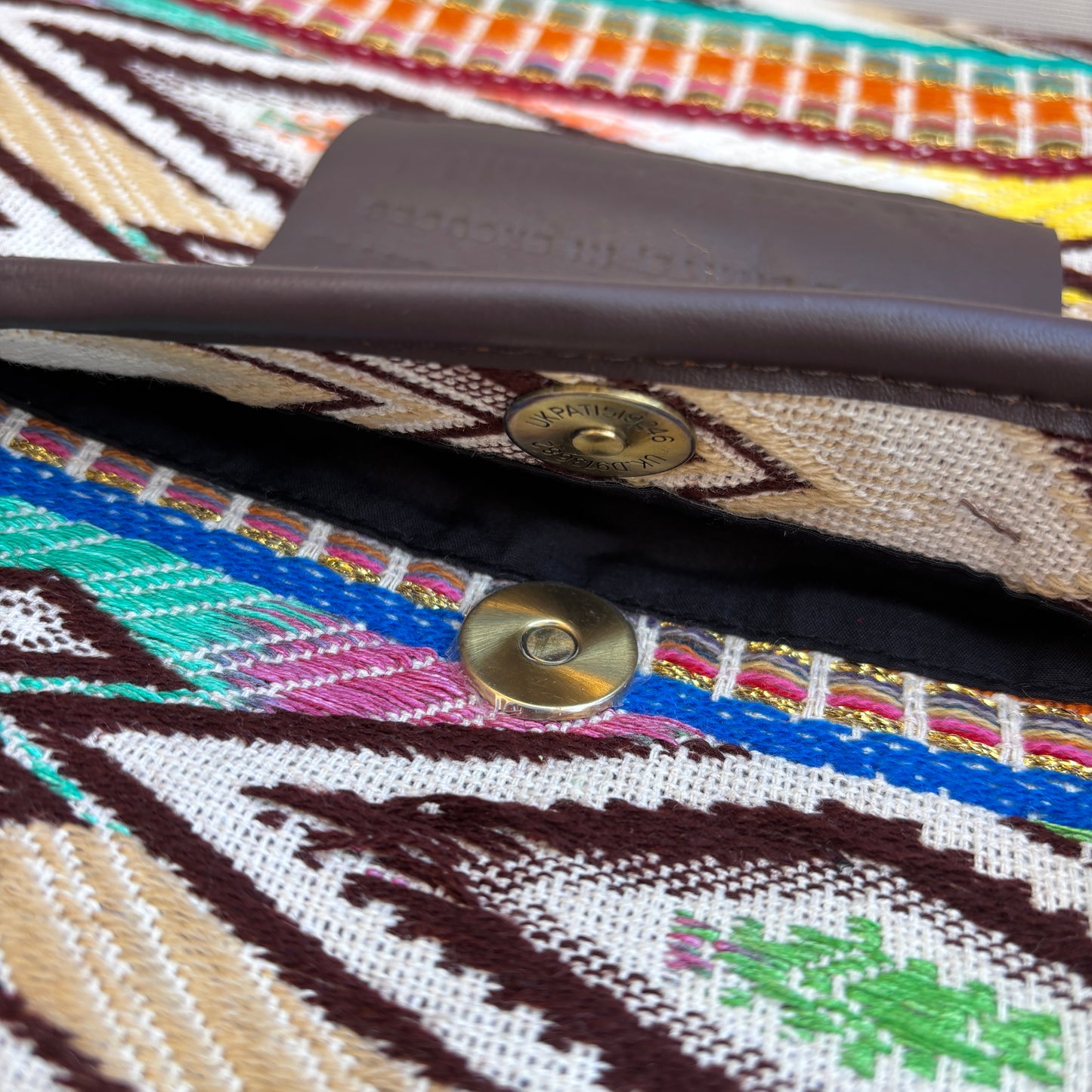 Funda Portátil "Boho Energy" · Pieza Única Núm. 18482