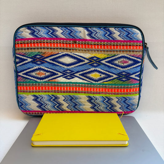 Funda Portátil "“Blue Tribe" · Pieza Única Núm. 18486