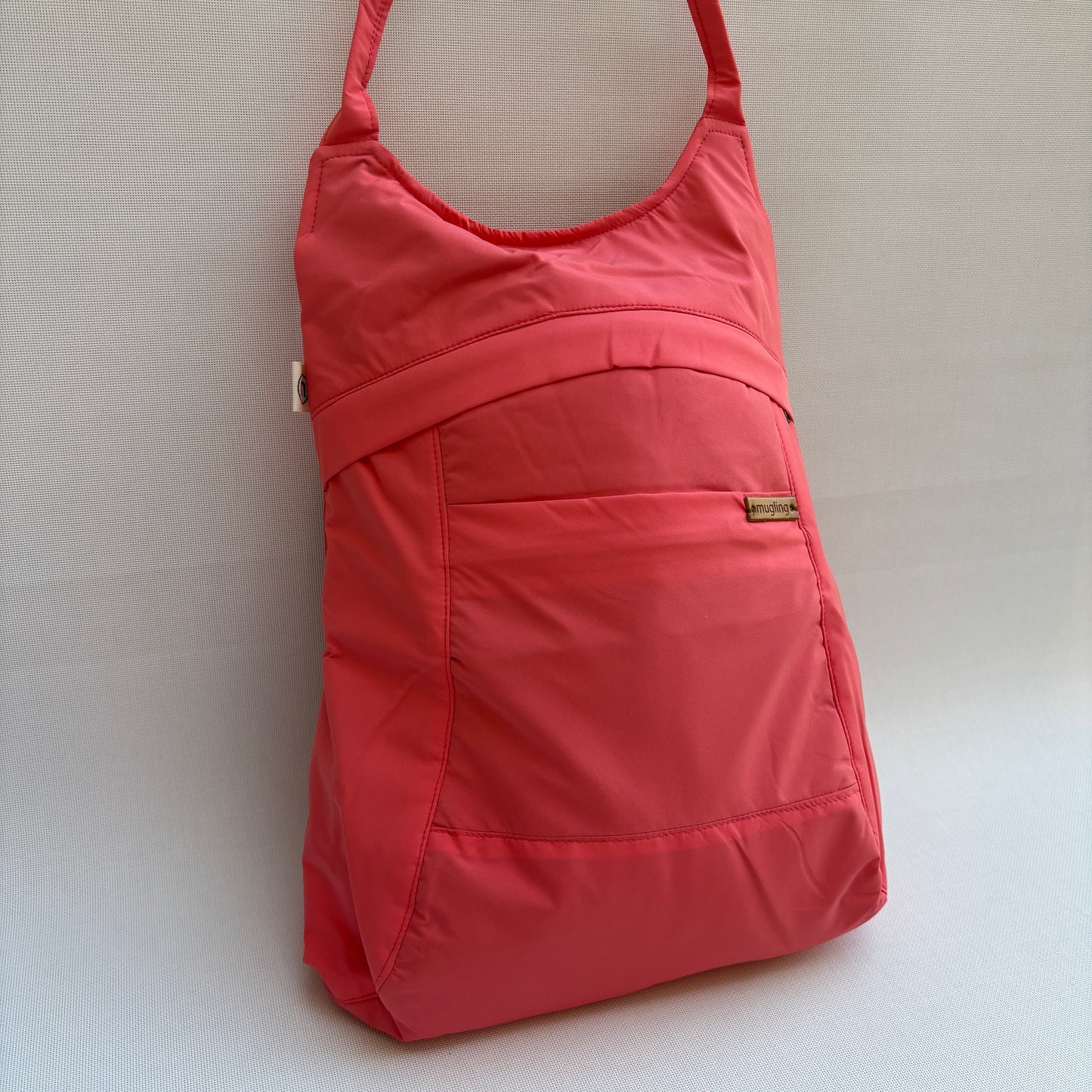 Mochila Impermeable "Everest" Color Coral · Súper ligera · Pieza 17854