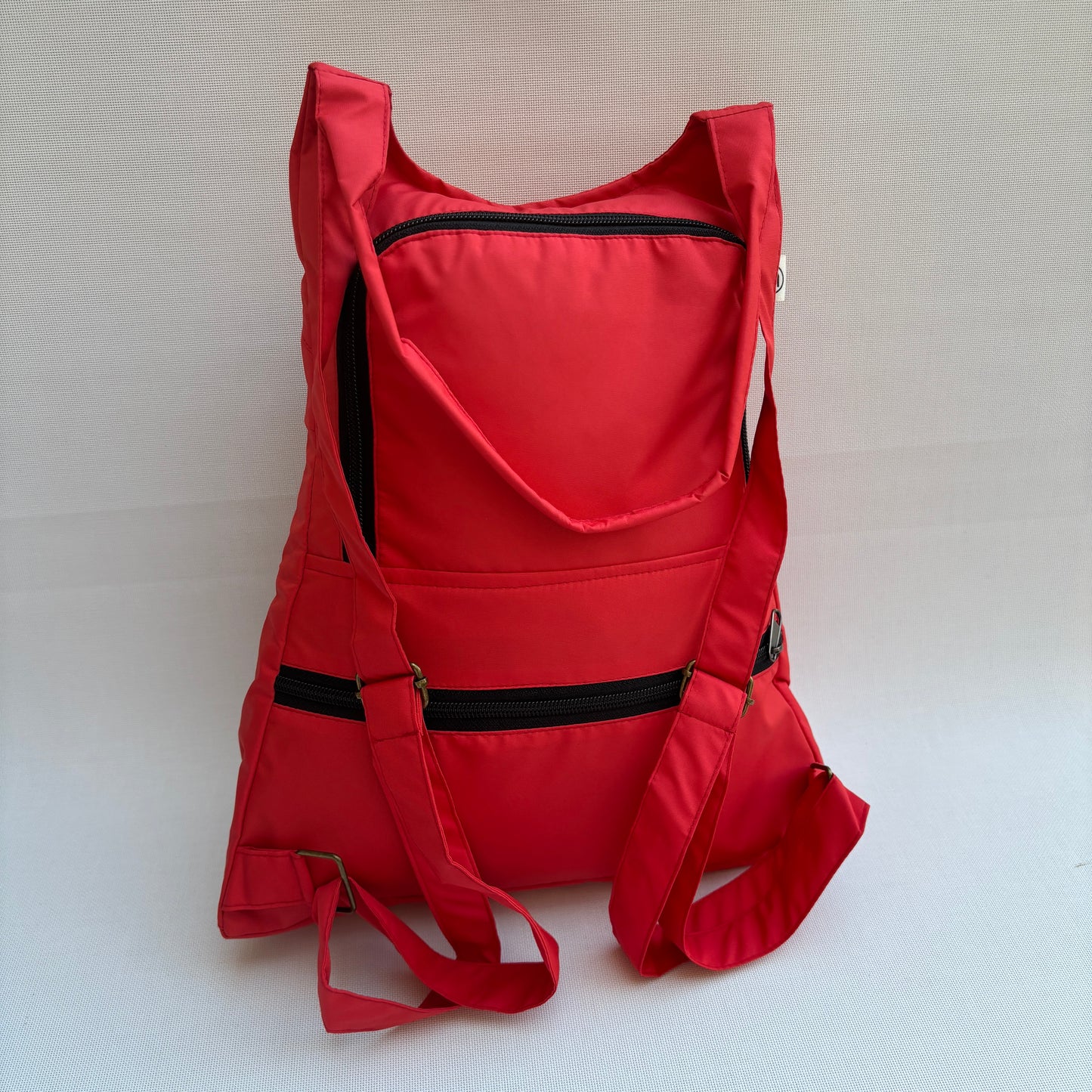 Mochila Impermeable "Everest" Color Rojo · Súper ligera · Pieza 17856