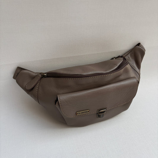 Riñonera RetroChic Vintage · Piel en color TAUPE - MARRÓN · Pieza Exclusiva Núm. 17928