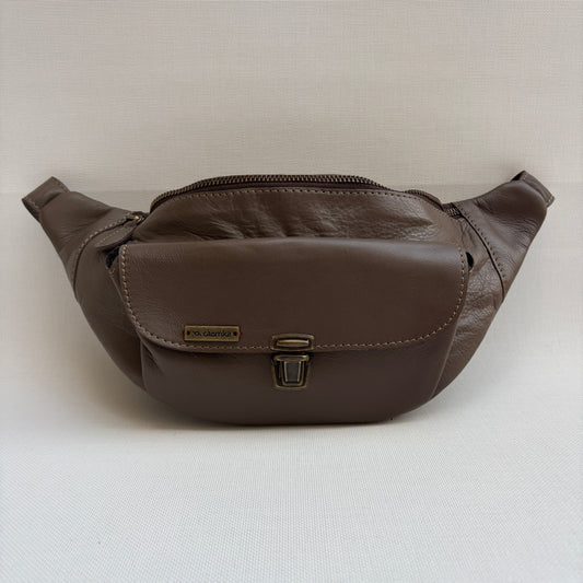 Riñonera RetroChic Vintage · Piel en color TAUPÉ - MARRÓN · Pieza Exclusiva Núm. 17931