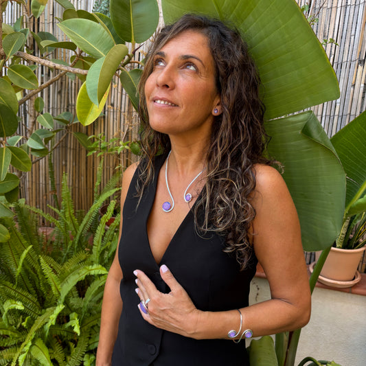 Brazalete Plata "Doble Sol Violeta" – Vidrio fundido y hierro forjado bañado en plata.