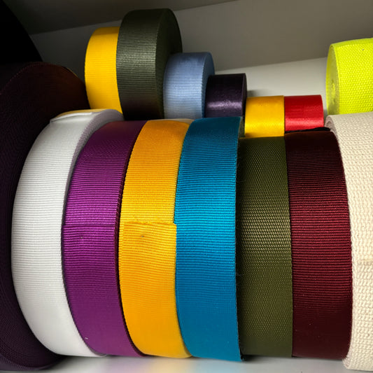 Cambiar cinta regulable de la cintura por otro color o estampada.