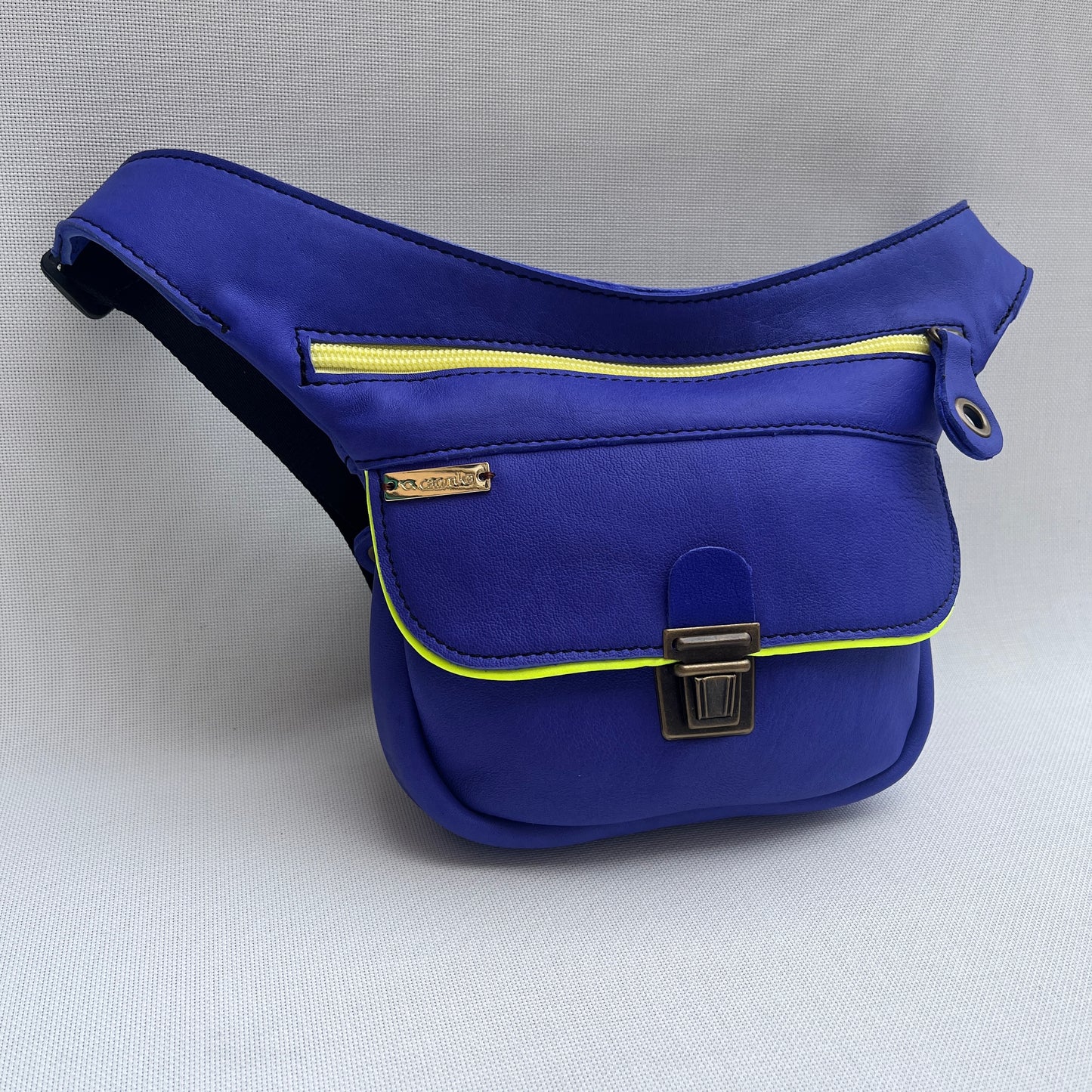 Mini Special Electric Blue · Piel natural BioCuir® · Pieza Exclusiva Núm. 13809