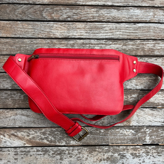 Riñonera Alfredo · Piel en color Rojo · Edición limitada · Pieza Exclusiva Núm. 18618