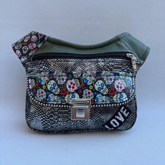 Riñonera "Special Skulls Love Top" + Bolsillo trasero · Polipiel · Pieza Única Núm. 17213