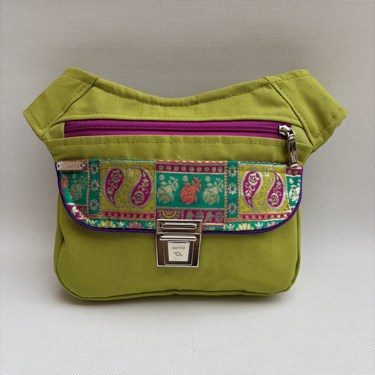 Riñonera “Boho Green Sari” · Pieza Única Núm. 18818
