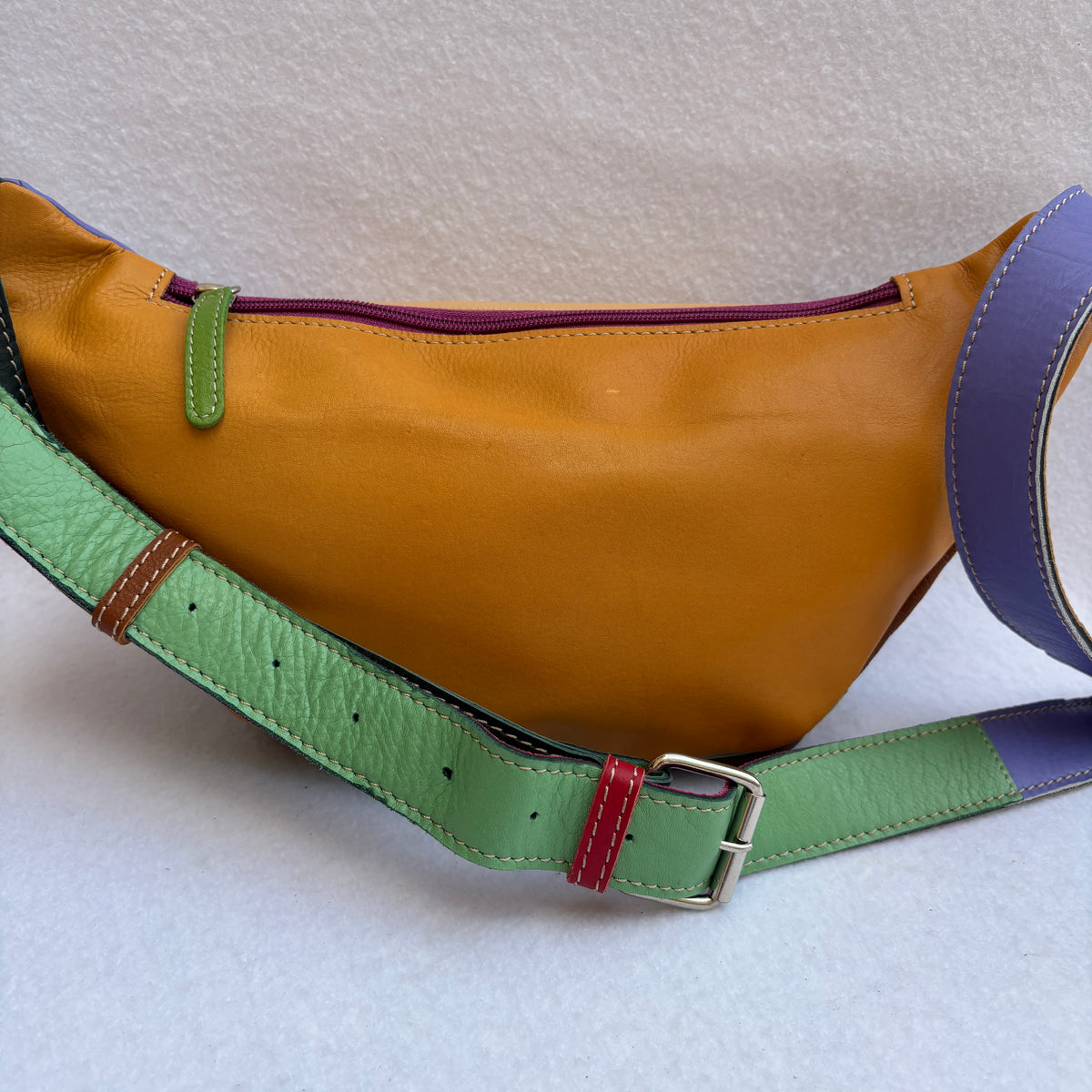 Riñonera RetroChic Analia Happy Colors · Piel · Pieza Única Núm. 19527
