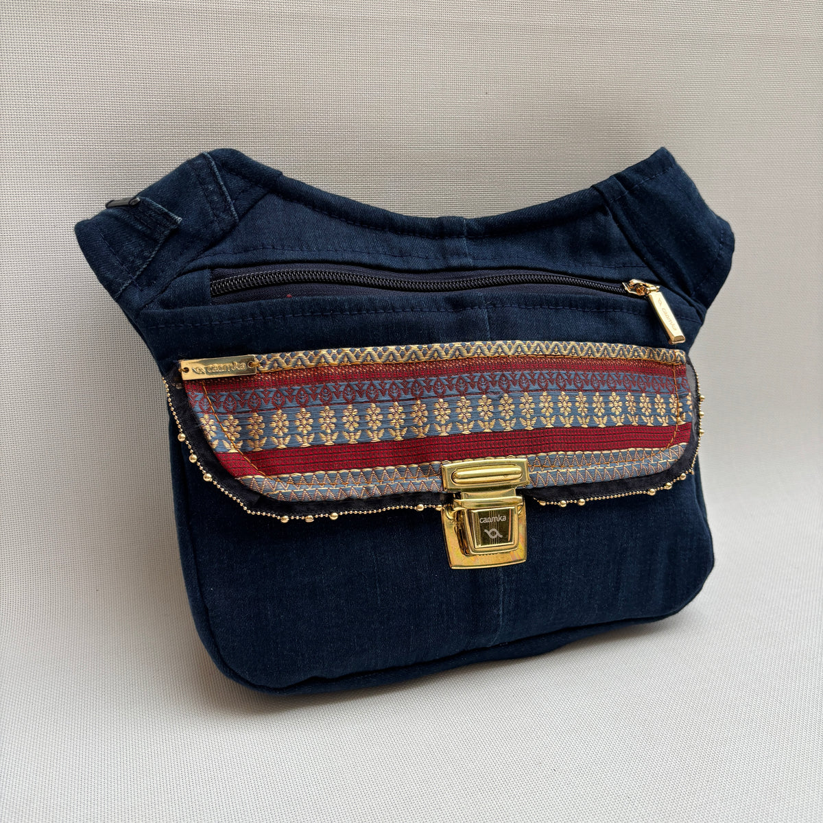 Riñonera “Special ♻️ Jeans Recycled ♻️ ” · Pieza Única Núm. 18708