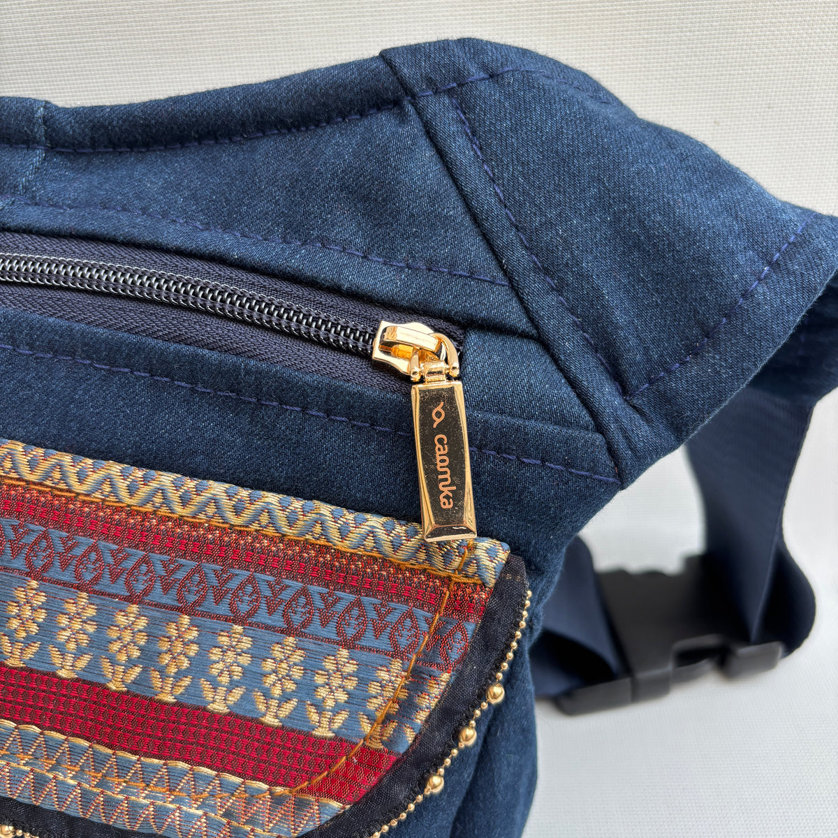 Riñonera “Special ♻️ Jeans Recycled ♻️ ” · Pieza Única Núm. 18708