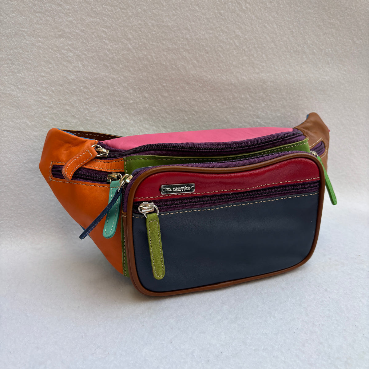 Riñonera RetroChic Analia Happy Colors · Piel · Pieza Única Núm. 19522
