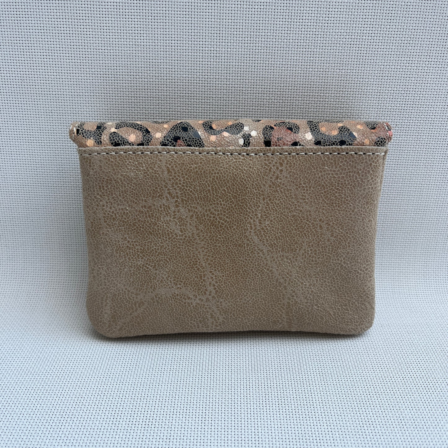 Monedero Sweet Caomka "Leopard Camel" · Piel - Cuero · Pieza Exclusiva Núm. 15479
