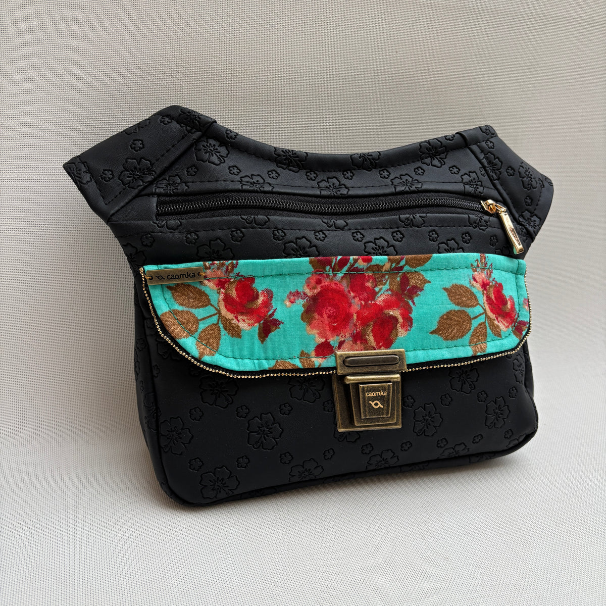 Riñonera "Black Special Flowers Top" · Polipiel · Pieza Única Núm. 18751