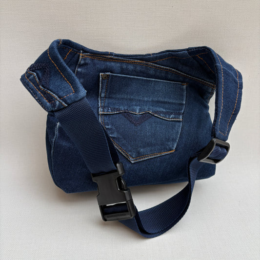 Riñonera “Special ♻️ Jeans Recycled ♻️ ” · Pieza Única Núm. 18609