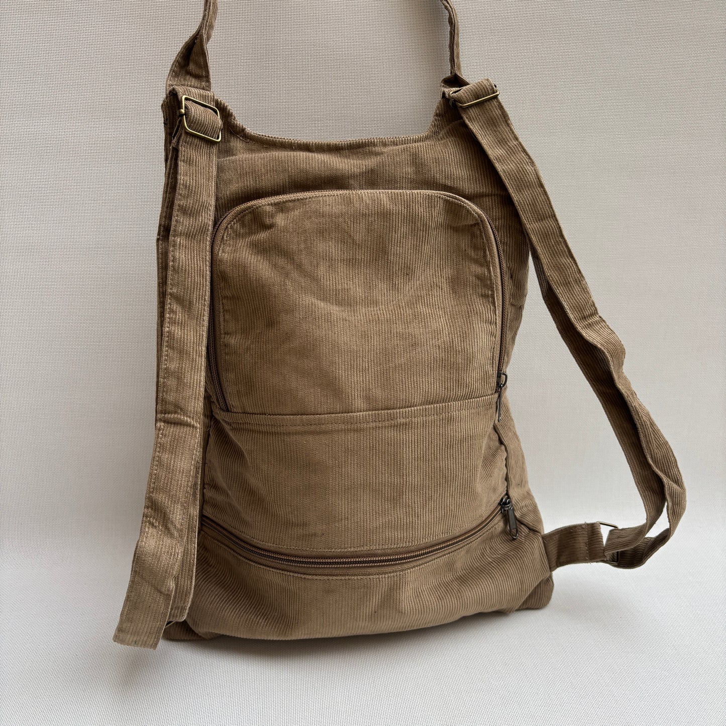 Mochila "Bhaktapur" de Pana en color Camel · Pieza 16414