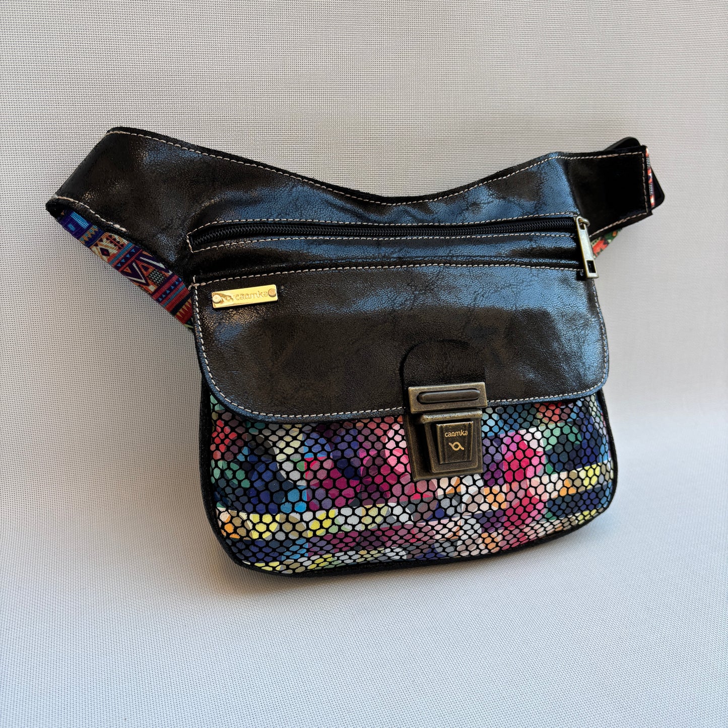Special Black Fun Colors Top · Piel - Cuero · Pieza Exclusiva Núm. 16542