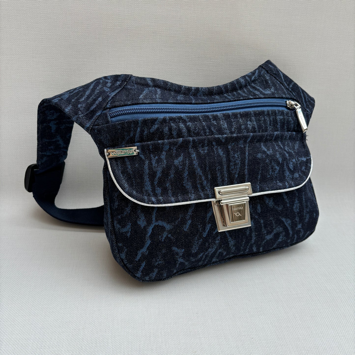 Spezielle Jeans Blumen + Gesäßtasche Einzelstück Nr. 12732