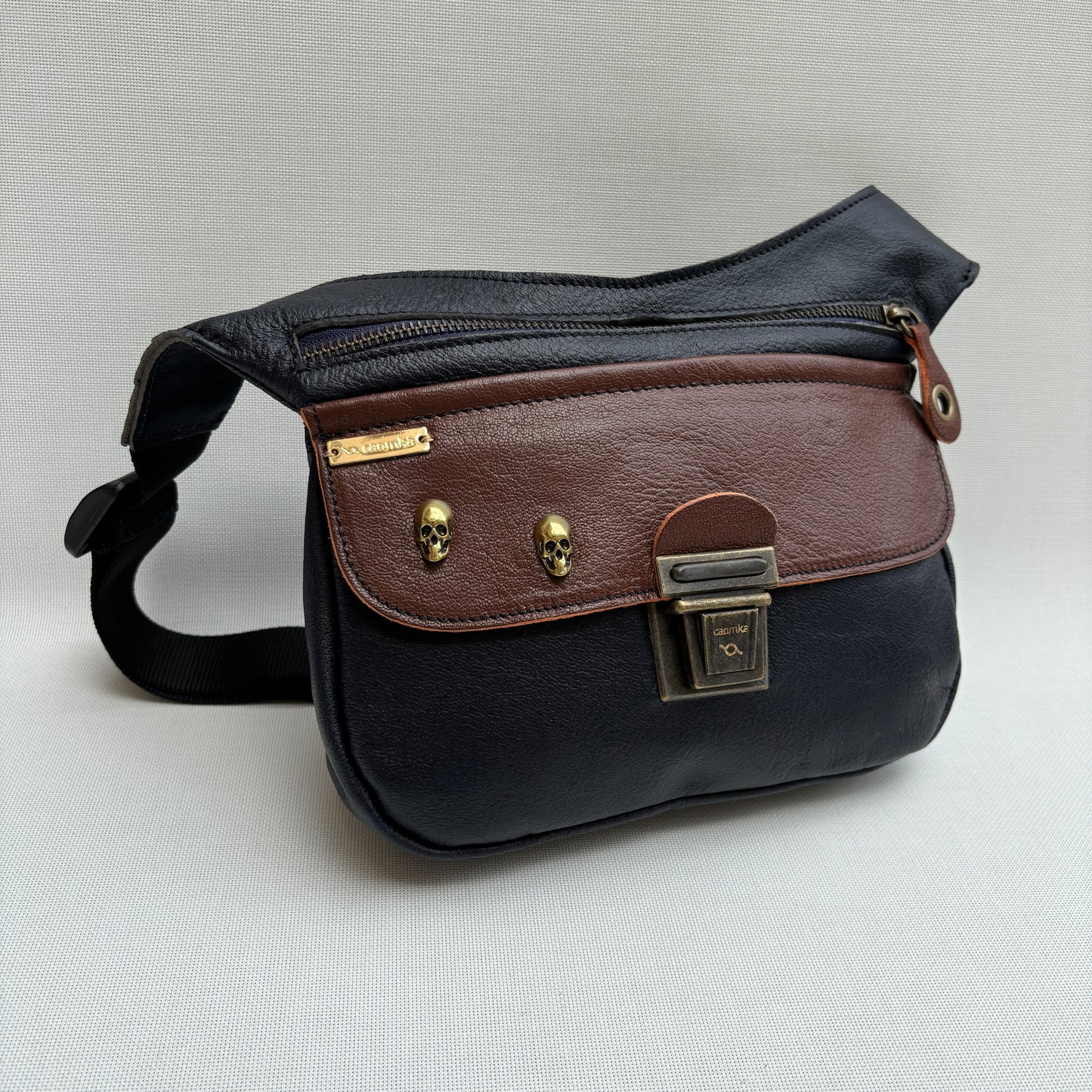 (-40%) Premium Dark Blue & Brown "Skulls" · Piel - Cuero · Pieza Única Núm. 15782