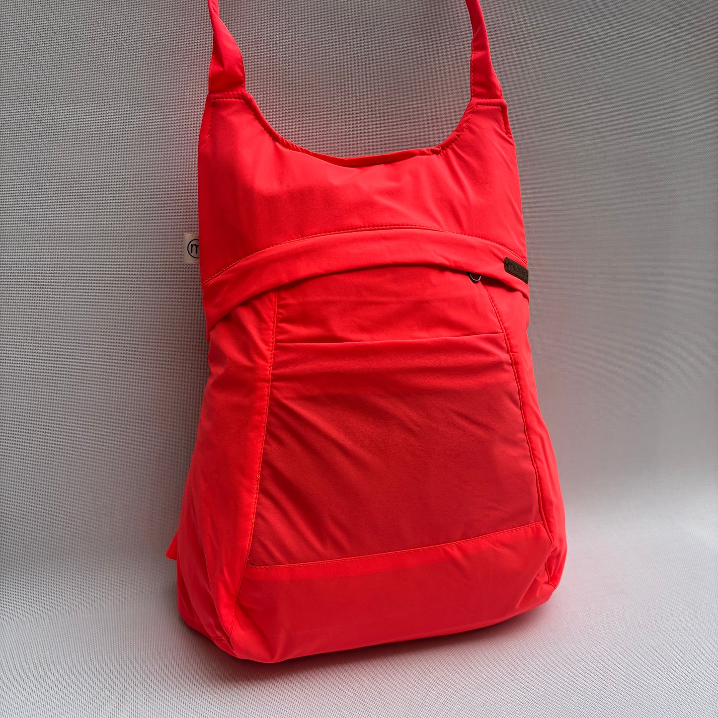 Mochila Impermeable "Everest" Color Fluor · Súper ligera · Pieza 17336