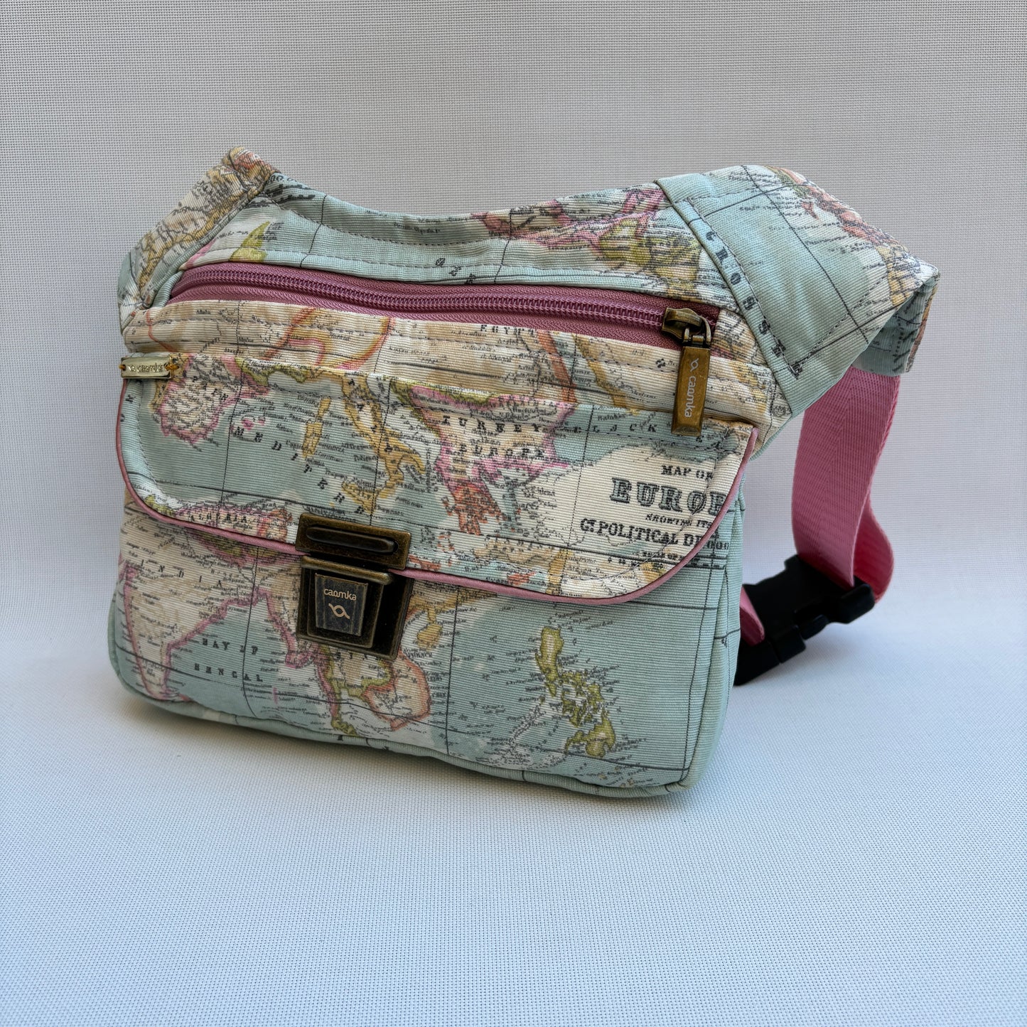 Special World Map · Waterproof · Unique Piece No. 12839