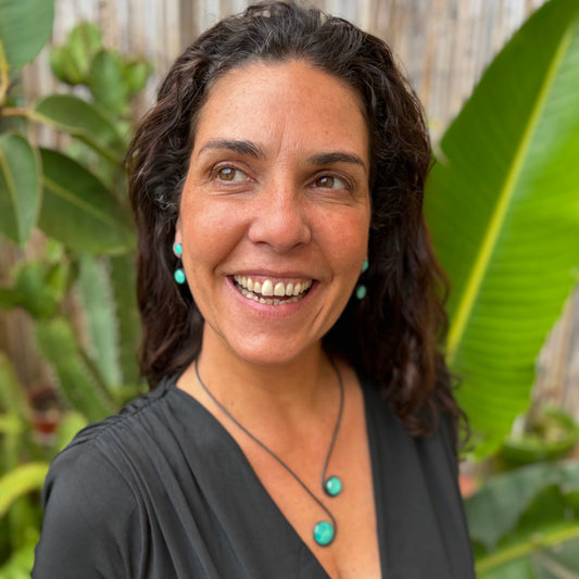 Pendientes "Doble Sol Esmeralda" – Vidrio fundido y hierro forjado.