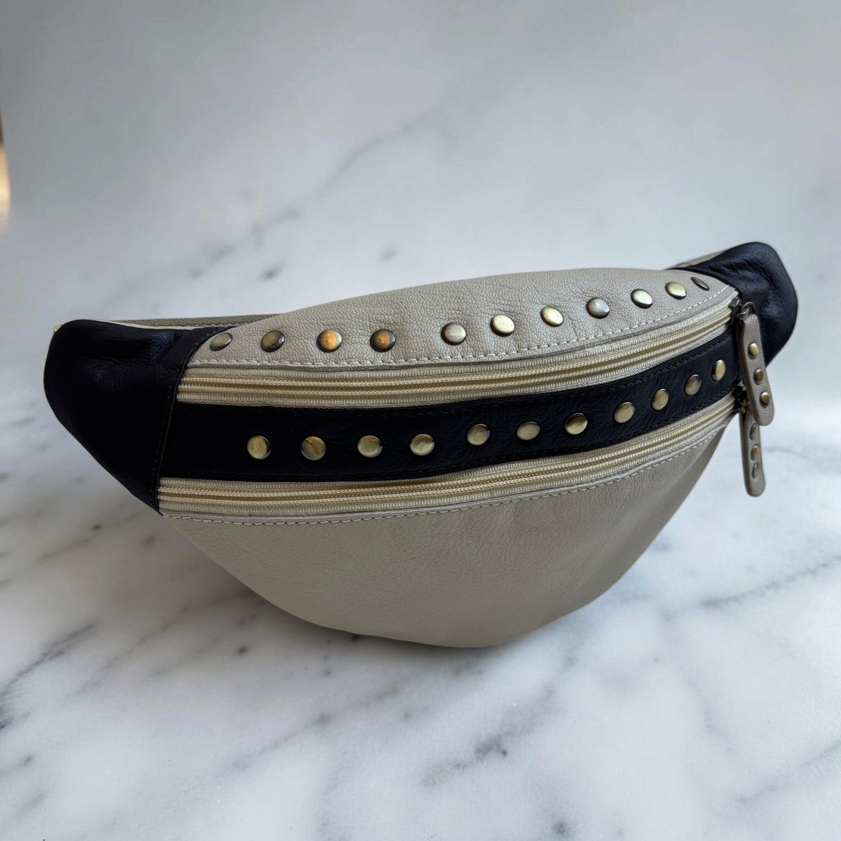Riñonera "Special RetroChic Beige & Black Top" · Piel · Pieza Exclusiva Núm. 19673