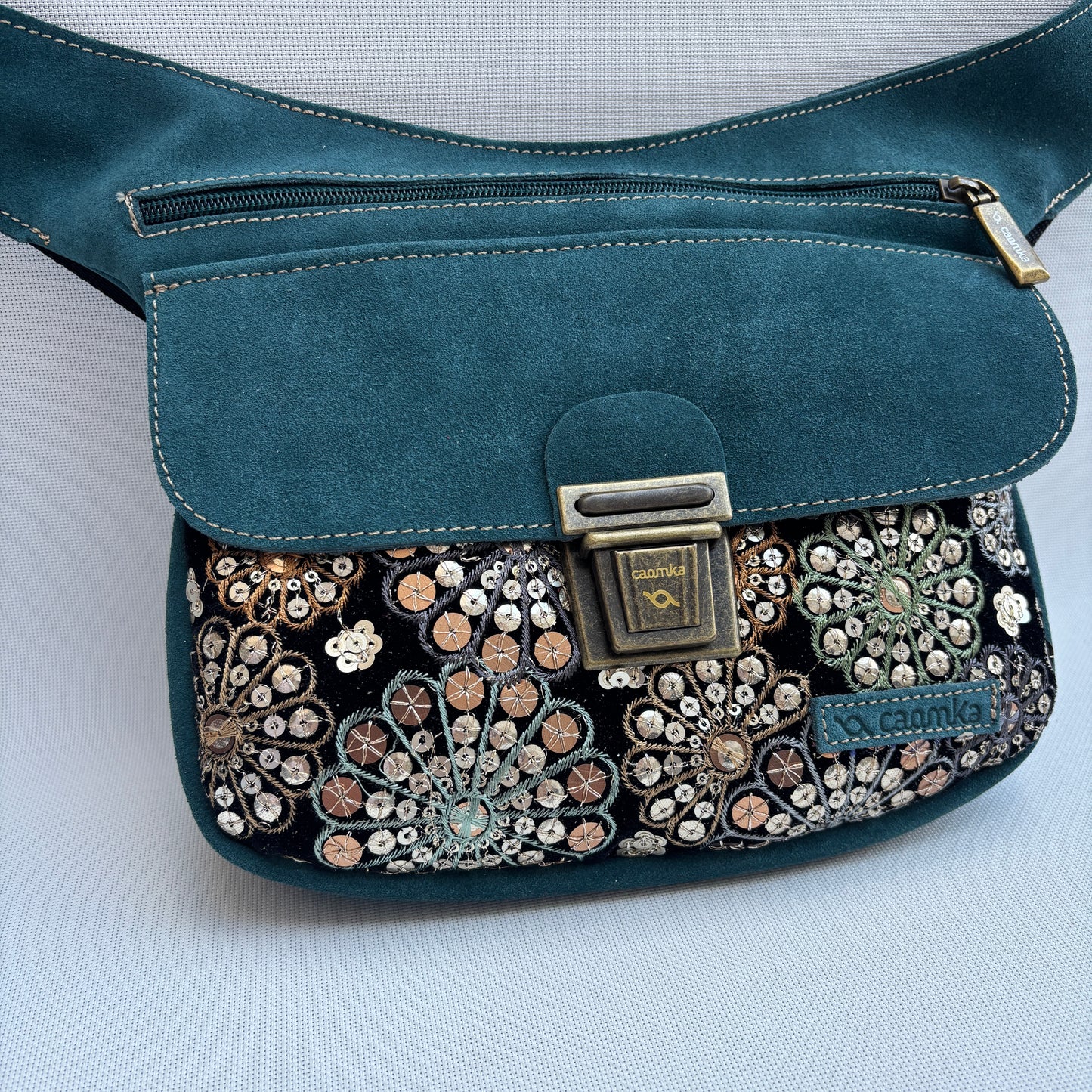 Riñonera "Special Mandalas" Verde · Piel · Pieza Exclusiva Núm. 17416