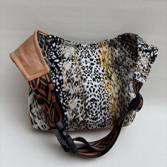 Riñonera "Elegant Animal Print Top" · Polipiel · Pieza única Núm. 18309