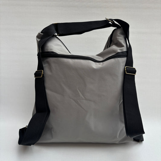 Mochila - Bolso - Tote Bag - Impermeable · Mutifunción · "Nepal" Color Gris · Súper ligera · Pieza 17404