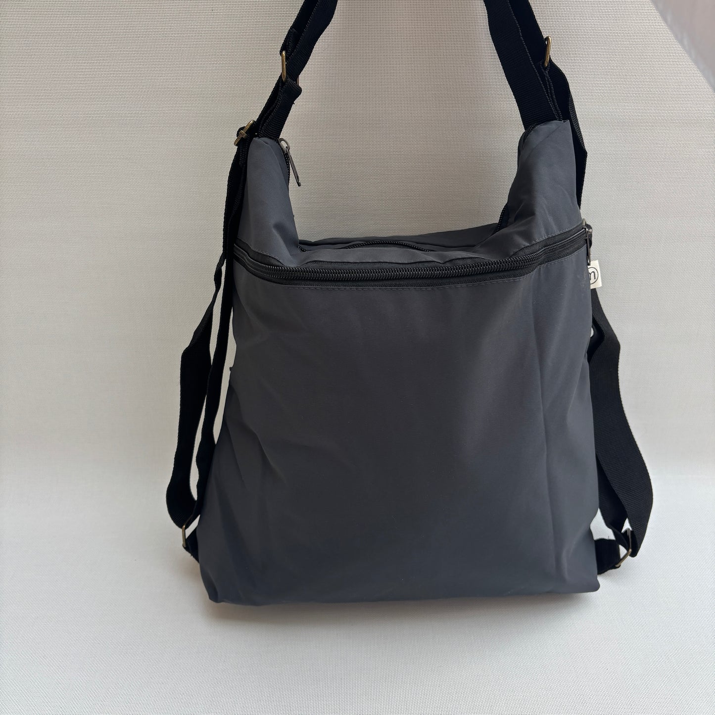 Mochila - Bolso - Tote Bag - Impermeable · Mutifunción · "Nepal" Color Gris Oscuro · Súper ligera · Pieza 17405