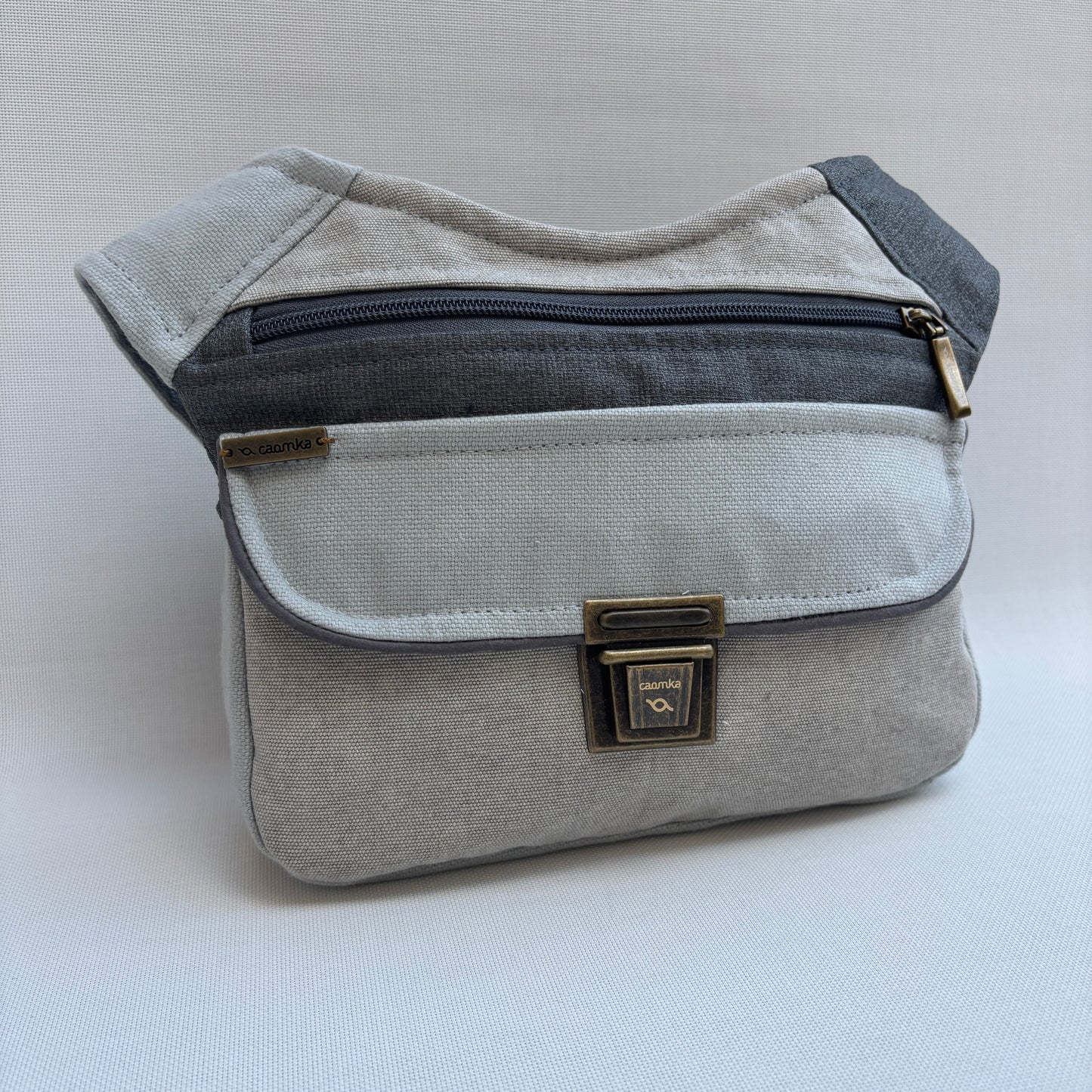 Riñonera "Elegant Gray" + Bolsillo trasero · Pieza Única Núm. 17446