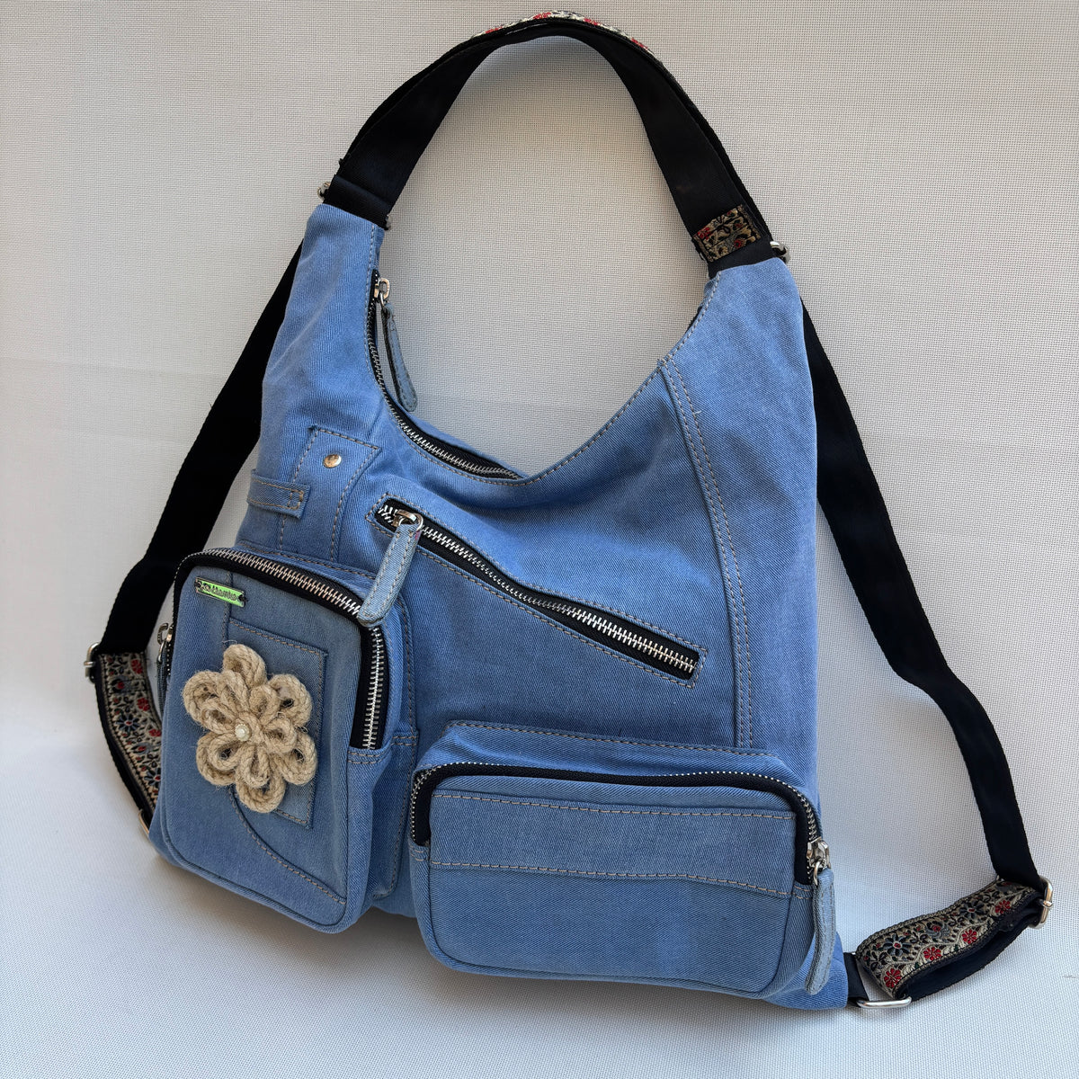 Mochila Caomka modelo Pocket "Denim Flower Joy" · Pieza Única núm. 18985