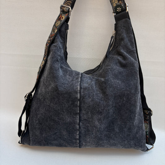 Mochila Caomka modelo Pocket "Black Denim Bloom" · Pieza Única núm. 18988