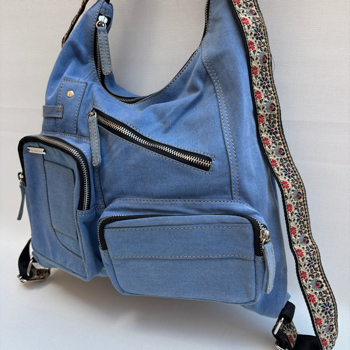 Mochila Caomka modelo Pocket "Sky Denim Bloom" · Pieza Única núm. 18989