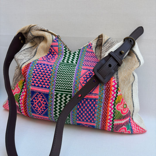 Bolso Violeta “India Joy" · Pieza Única Núm. 18946 (primeras piezas) en evolución.