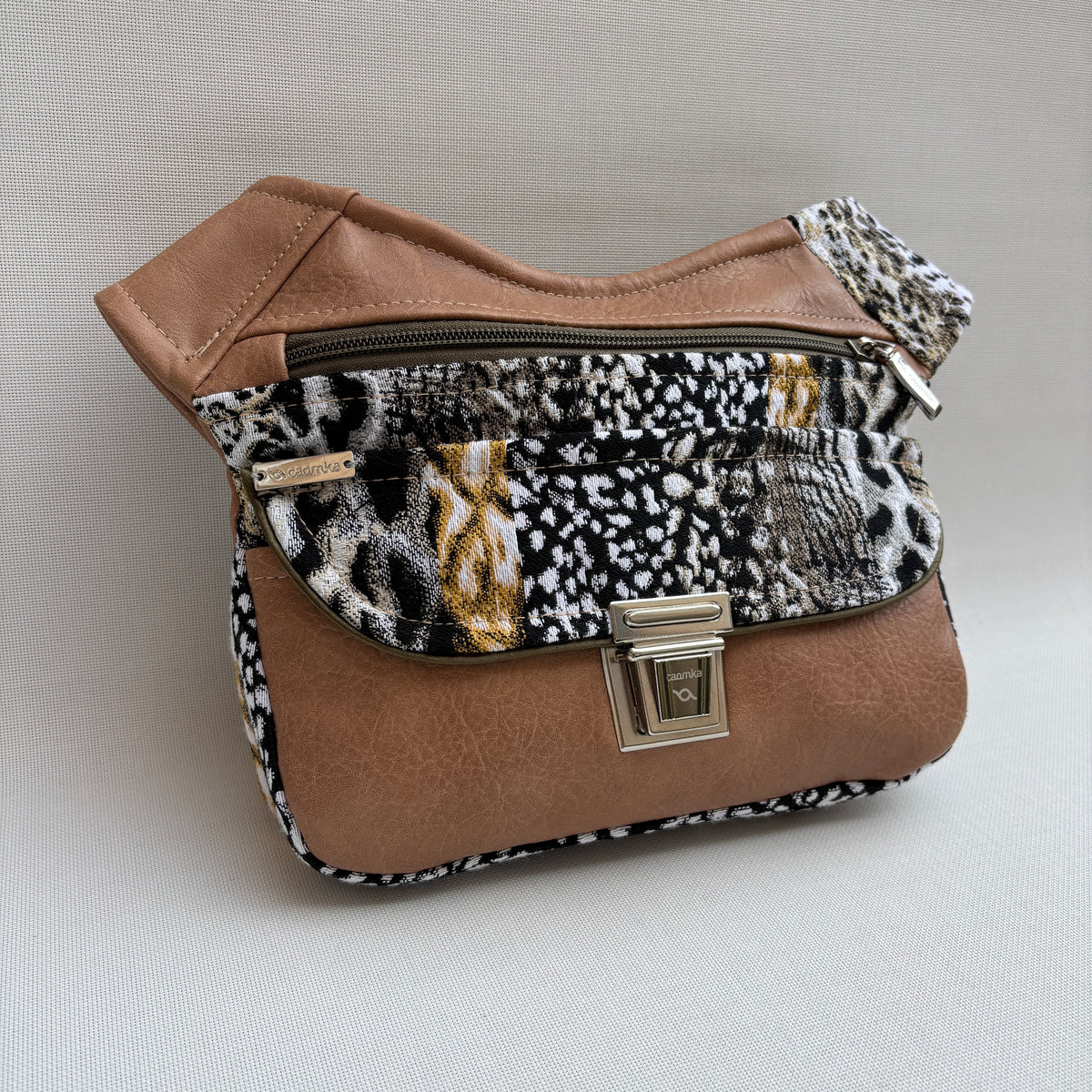 (-30%) Riñonera "Special Animal Print" · Polipiel · Pieza Única Núm. 18231