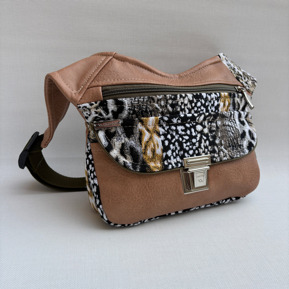 (-30%) Riñonera "Special Animal Print" · Polipiel · Pieza Única Núm. 18231