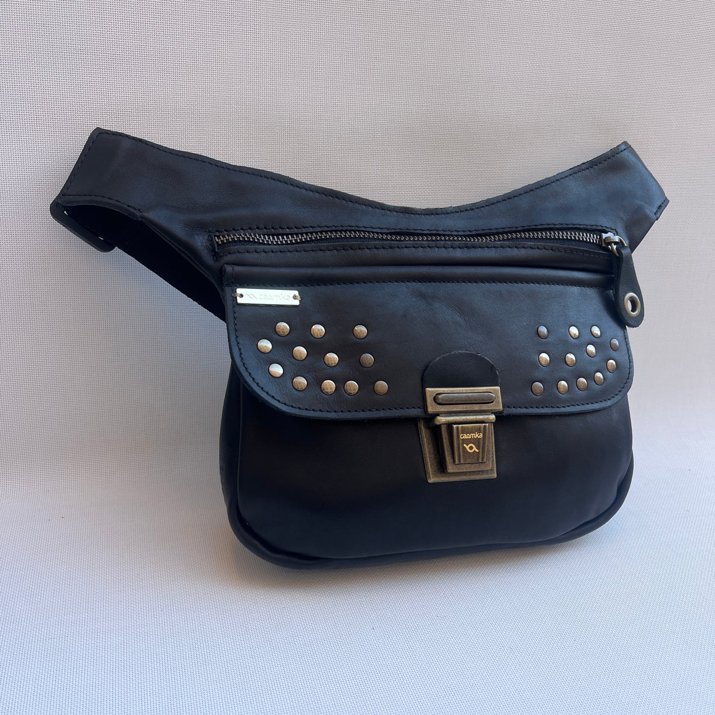 Premium Black & Old Gold · Piel natural BioCuir® · Pieza Exclusiva Núm. 15008