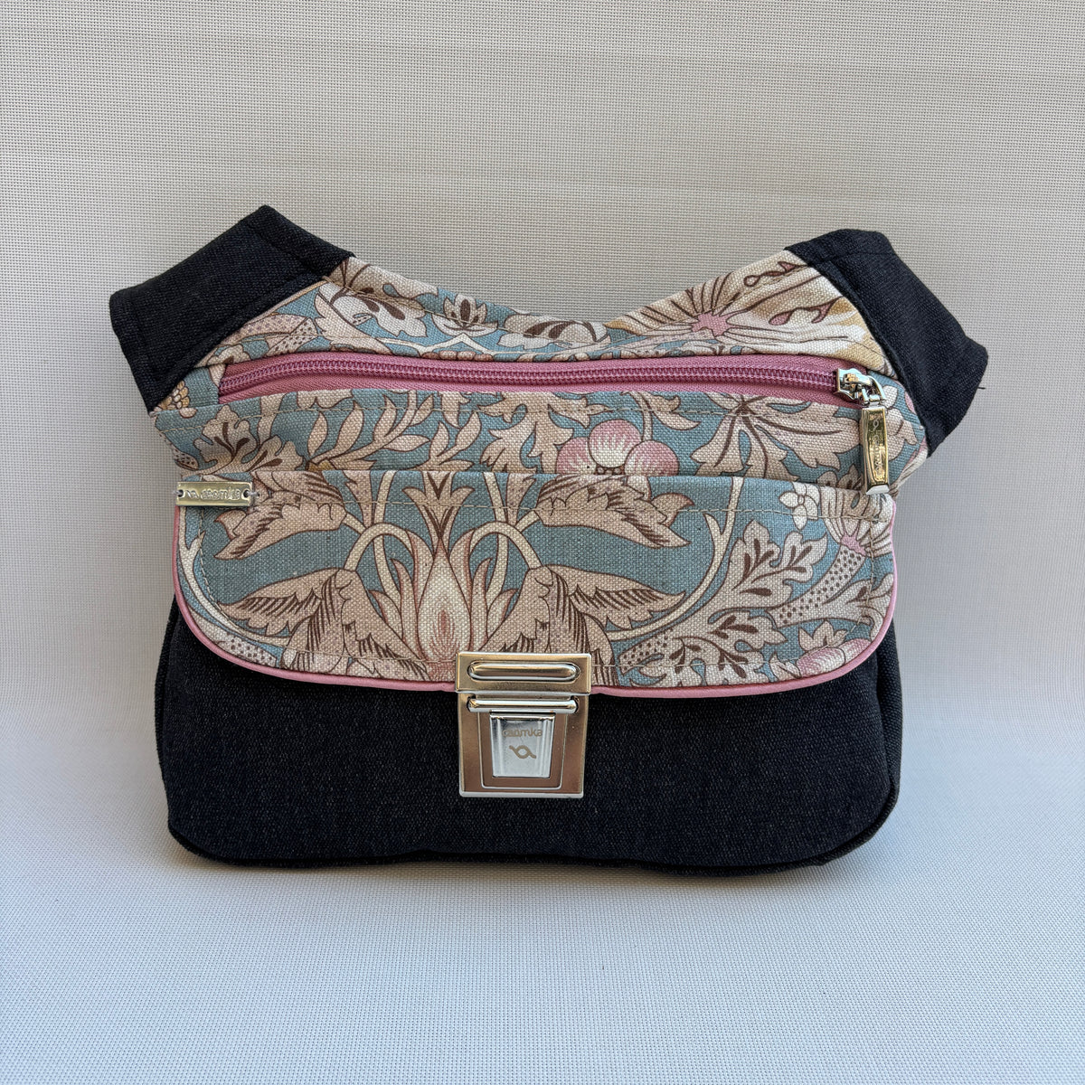 Riñonera “Fantasy Dark Jeans Top” · Pieza Única Núm. 19079