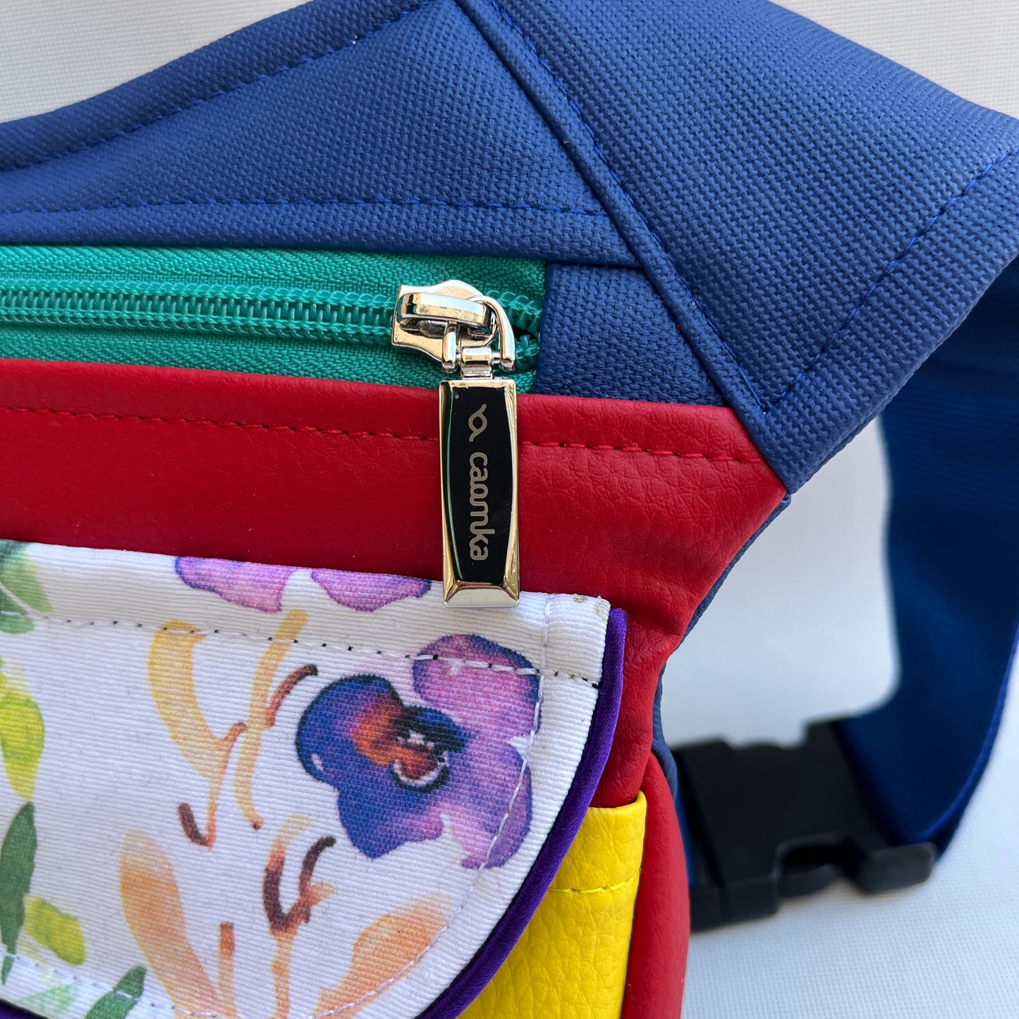 Spezielles schwarzes elegantes Kunstleder-Exklusivstück Nr. 13394