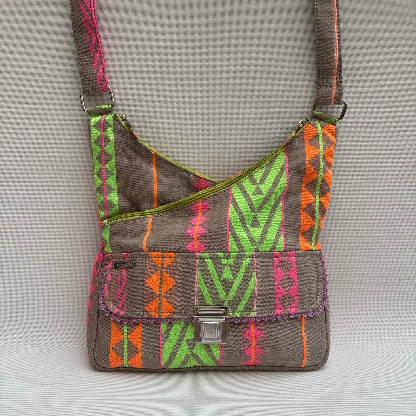 Bolso Bandolera Súper Caomka "Neon Safari" · Pieza Única Núm. 19050