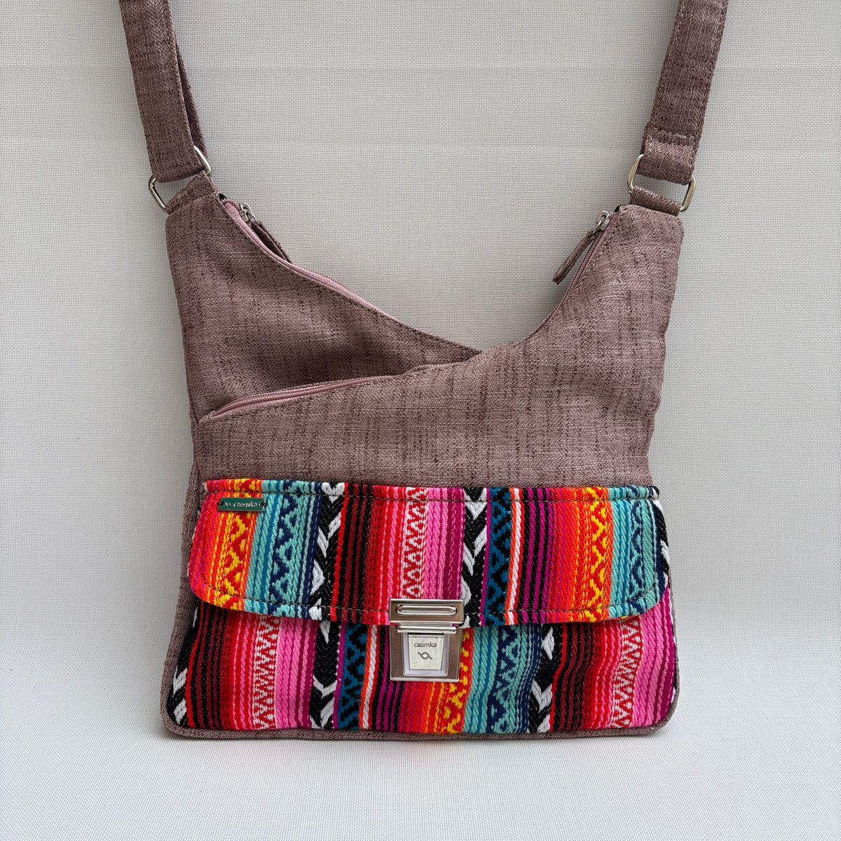 Bolso Bandolera Súper Caomka "Rosa Tribal Glow" · Pieza Única Núm. 19053
