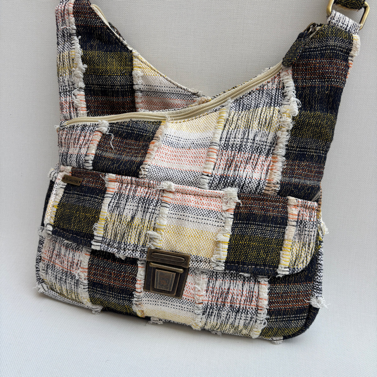 Bolso Bandolera Súper Caomka "Golden Patchwork Light" · Pieza Única Núm. 19057