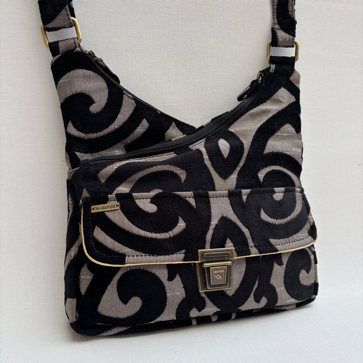 Bolso Bandolera Súper Caomka "Noir Baroque" · Pieza Única Núm. 19060
